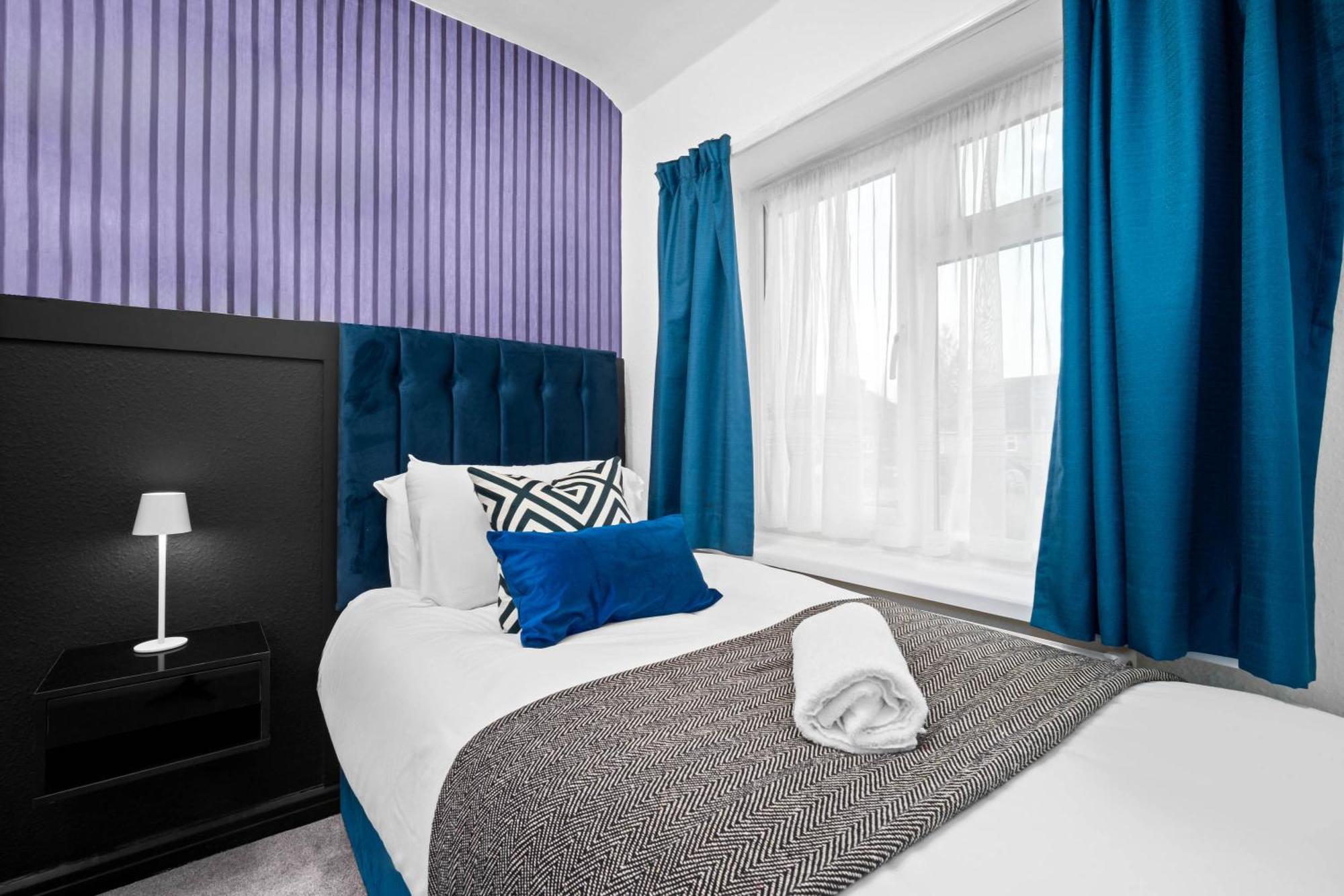 Apartment Stylish 3 Bedroom House - Garden - Pool Table - Parking 165m *