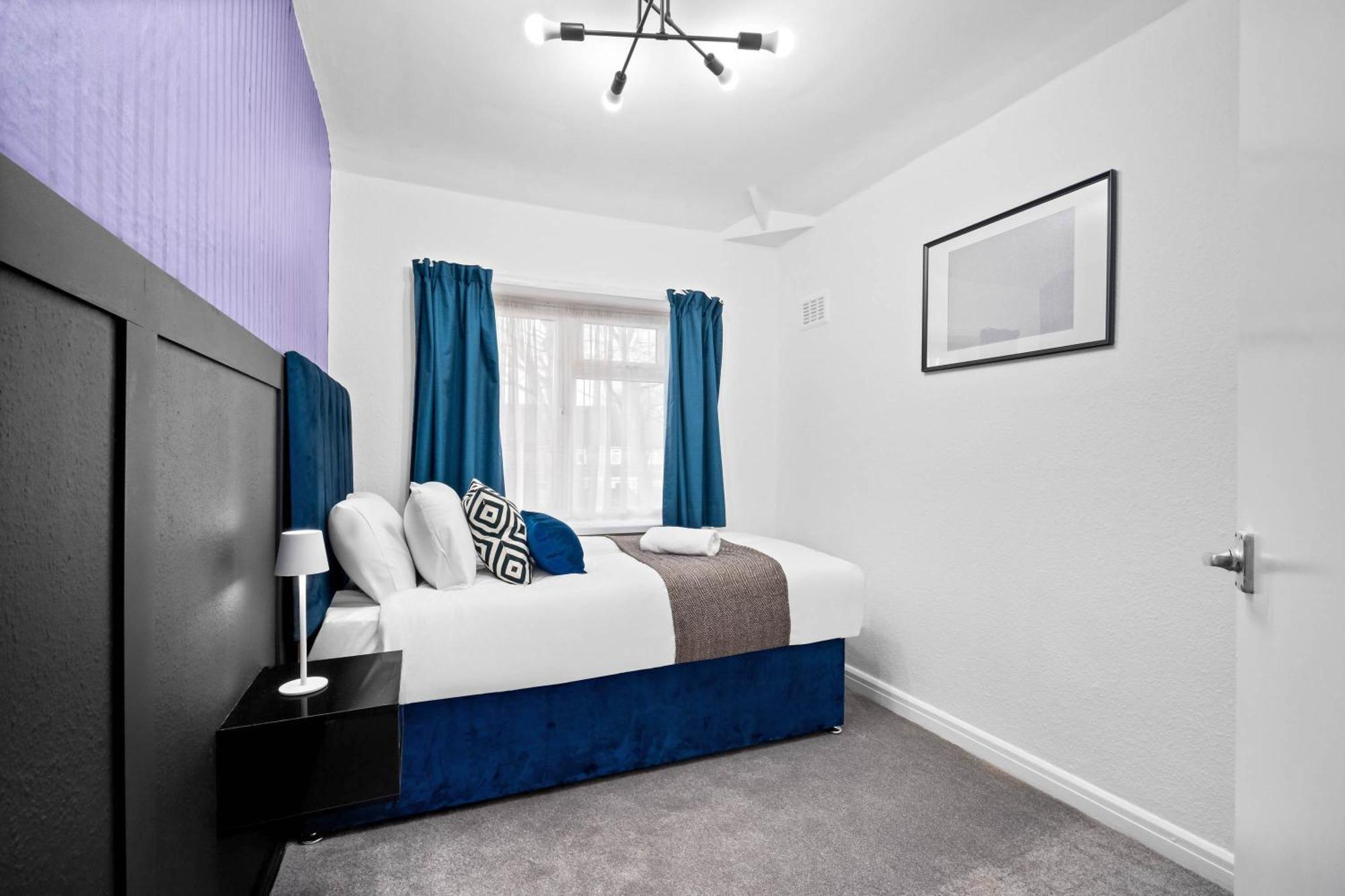 Apartment Stylish 3 Bedroom House - Garden - Pool Table - Parking 165m